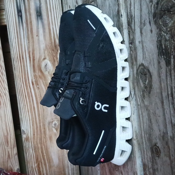 On cloud running shoes - Picture 7 of 13